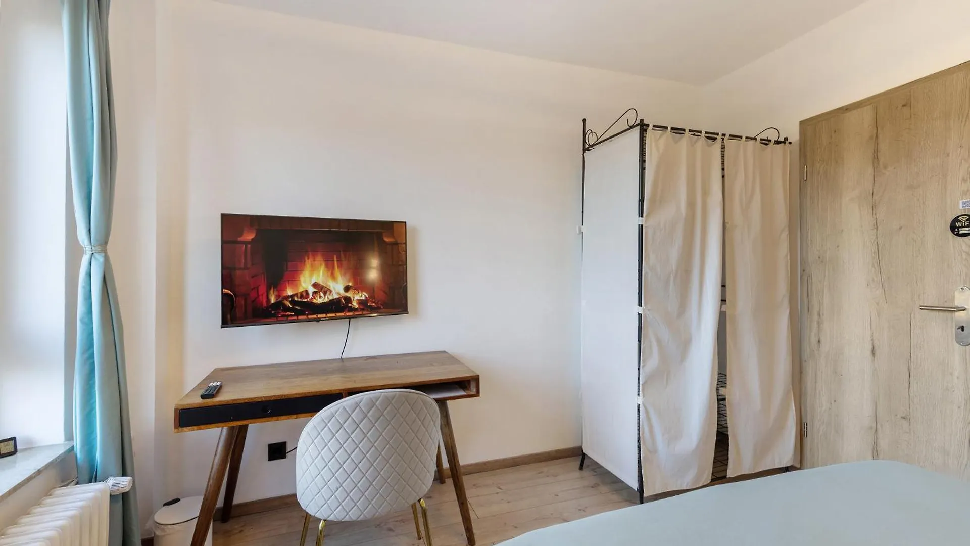 Apartment Charmante Zimmer Im Natur Dusseldorf Germany