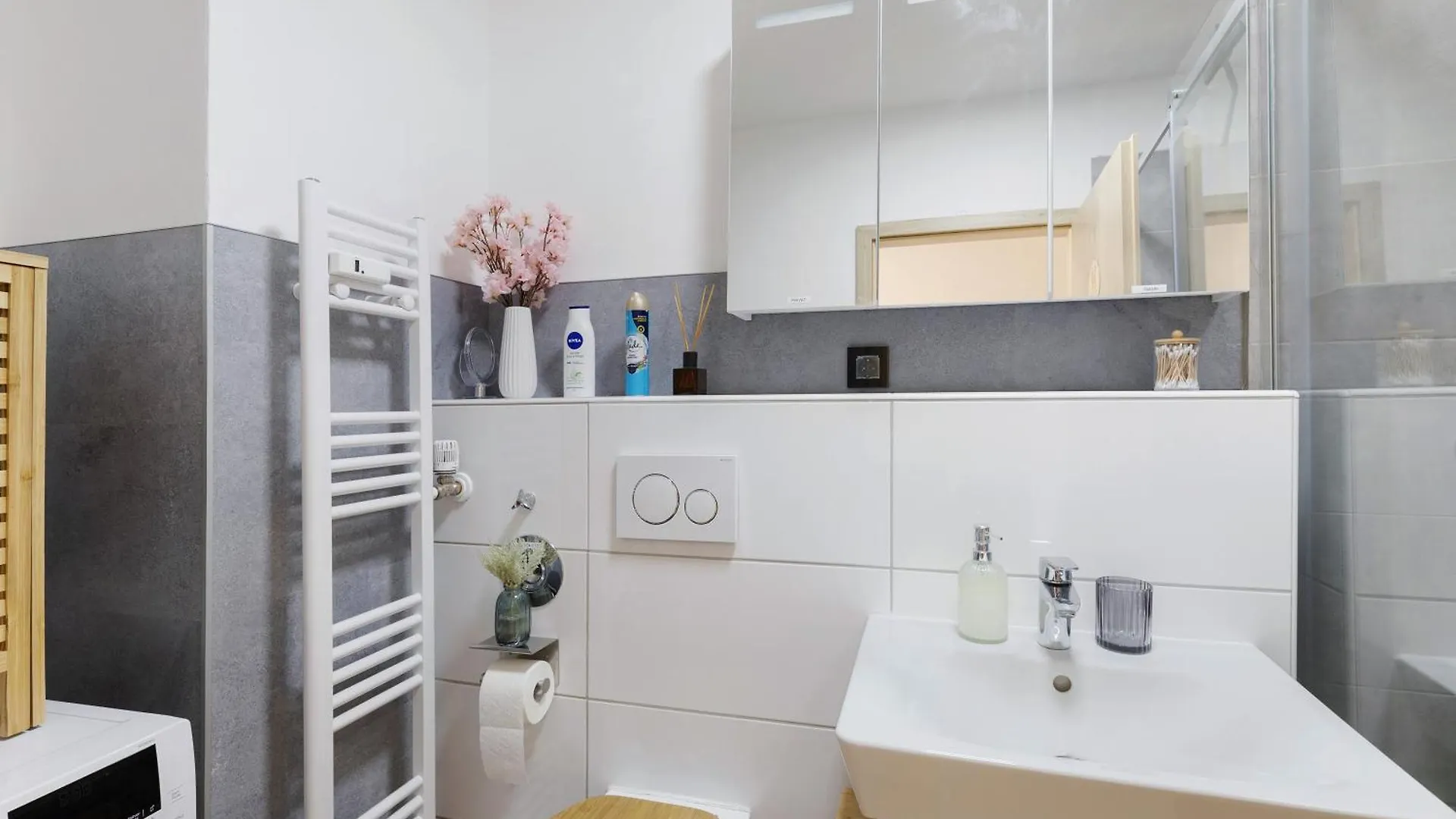 Apartment Charmante Zimmer Im Natur Dusseldorf